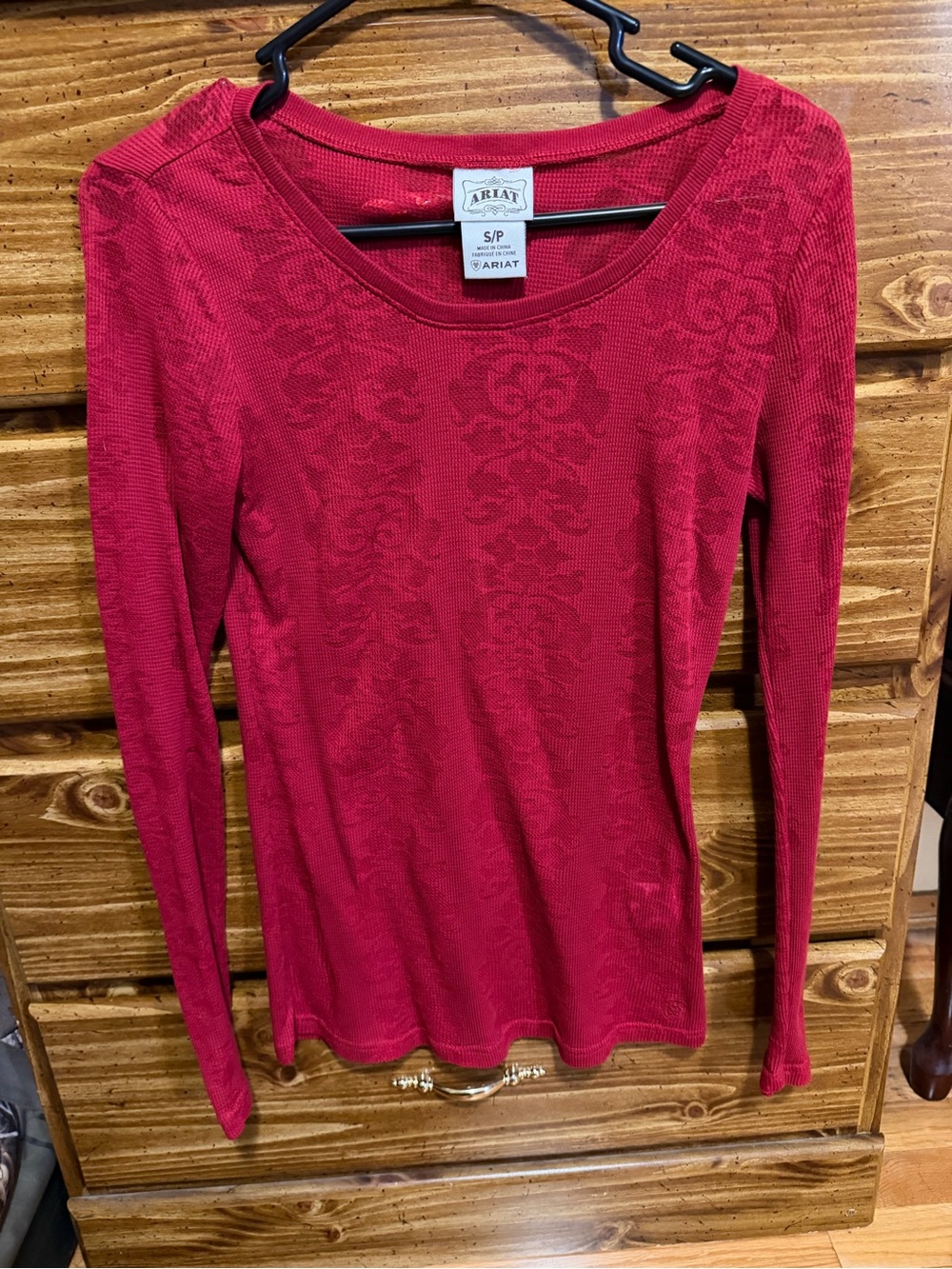 Ariat Women's Long-Sleeve Scoop Neck Ruby Red Textured Top